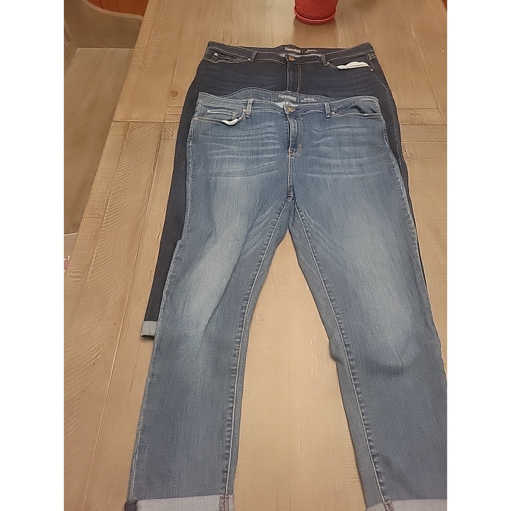 2 Pairs of Levi Strauss Signature Mid Rise Denim Jeans Size 20 EUC W35x 24